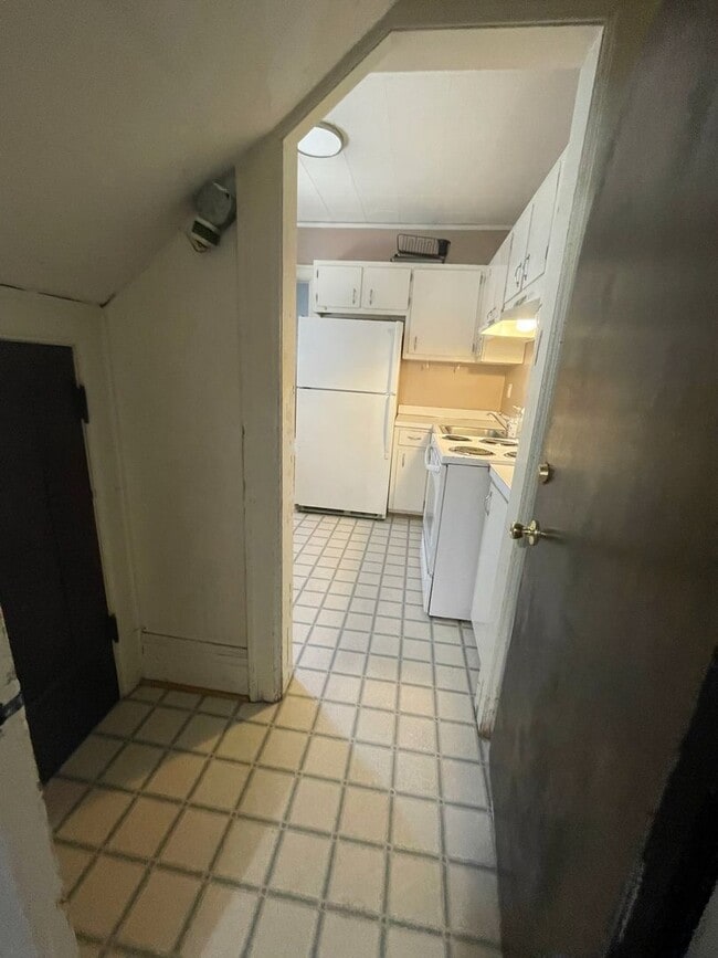 Building Photo - 725 Church St