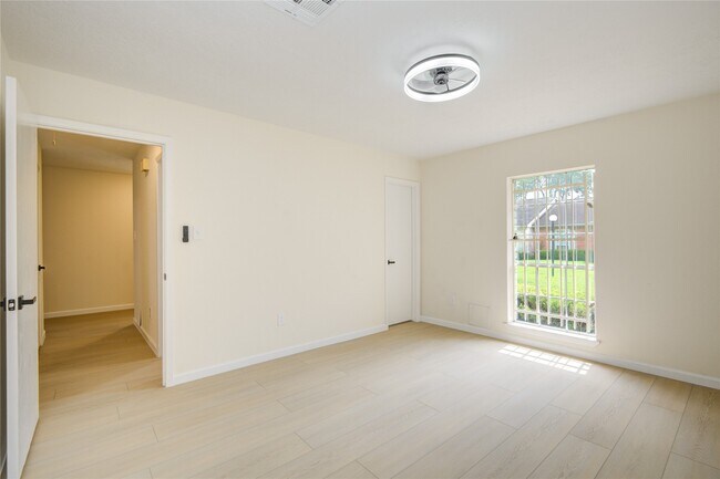 Building Photo - 12803 High Star Dr