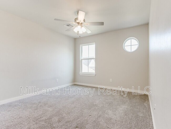 Building Photo - 6271 NW 178th Cir