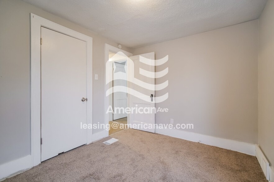 Building Photo - 247 Goodview Ave