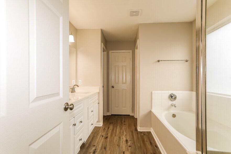 Building Photo - 22930 Highland Estates Ct