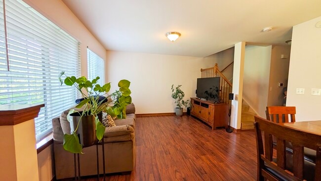 Building Photo - 669 Lincoln Station Dr