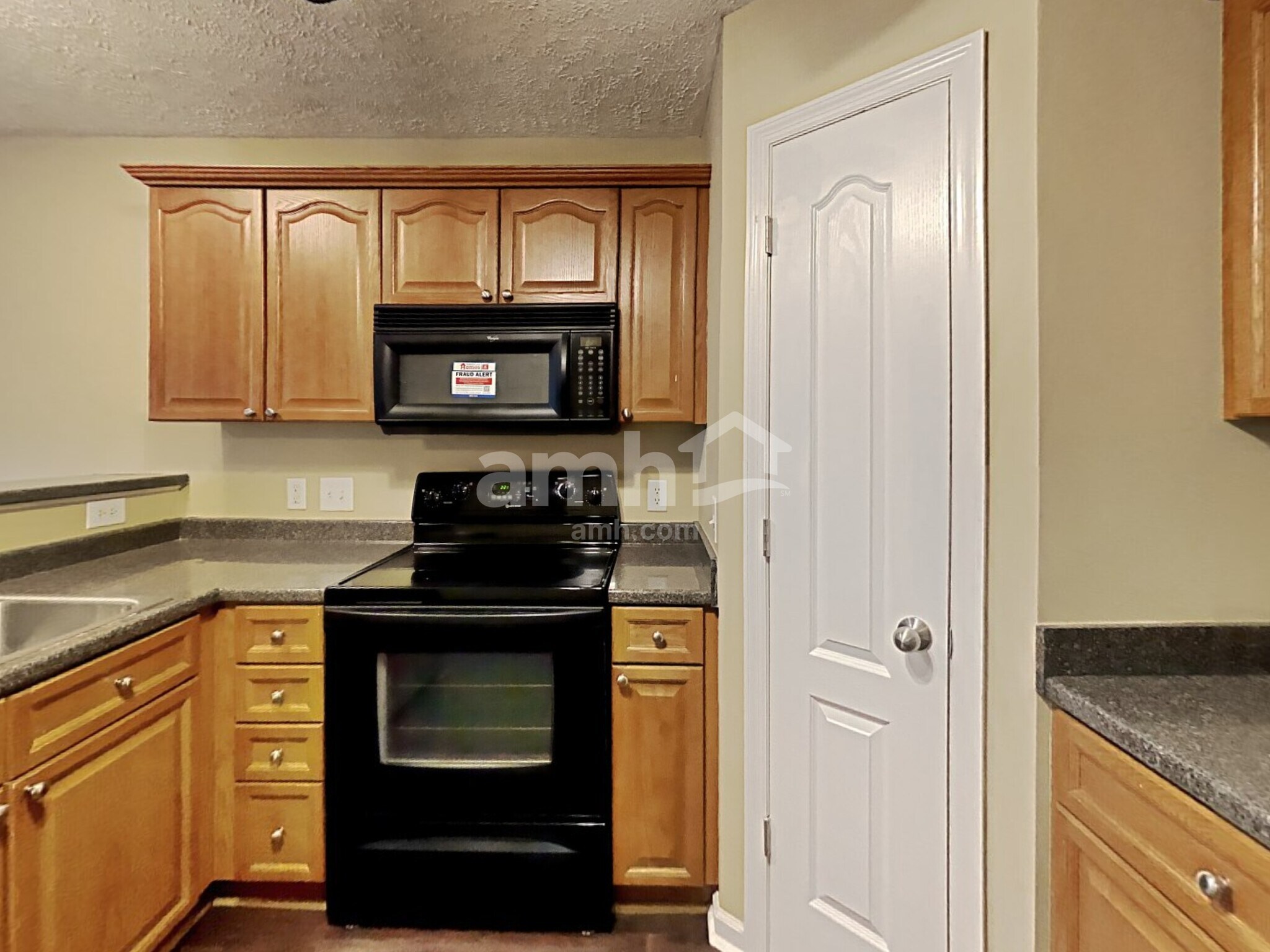 Building Photo - 1642 Zurich Dr