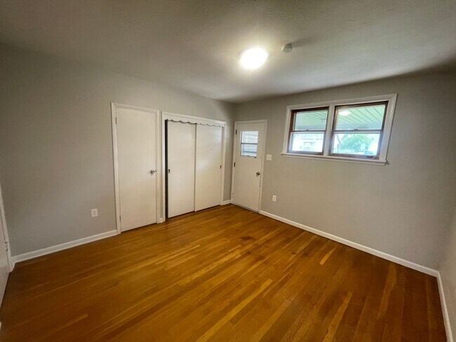 Building Photo - 149 Beram Ave