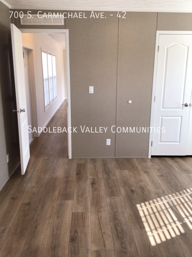 Building Photo - 700 S Carmichael Ave