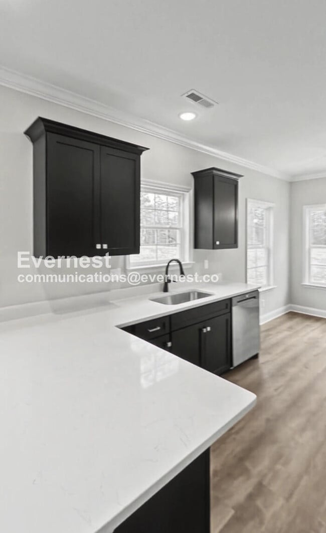 Building Photo - 4898 Fannon Dr