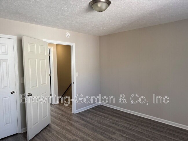 Building Photo - 319 N.Timberway Circle