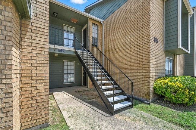 Building Photo - 5801 Lake Hubbard Pkwy
