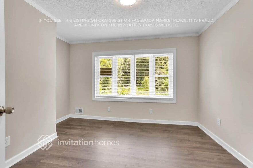 Building Photo - 221 Cherrywood Dr