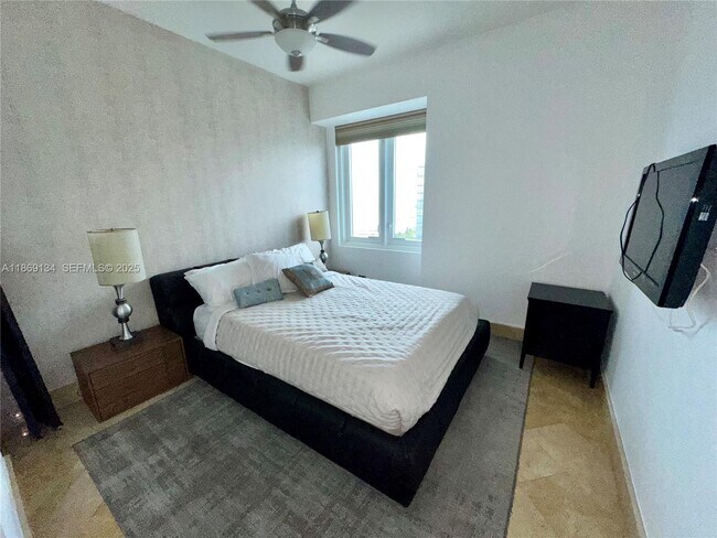 Building Photo - 2301 Collins Ave