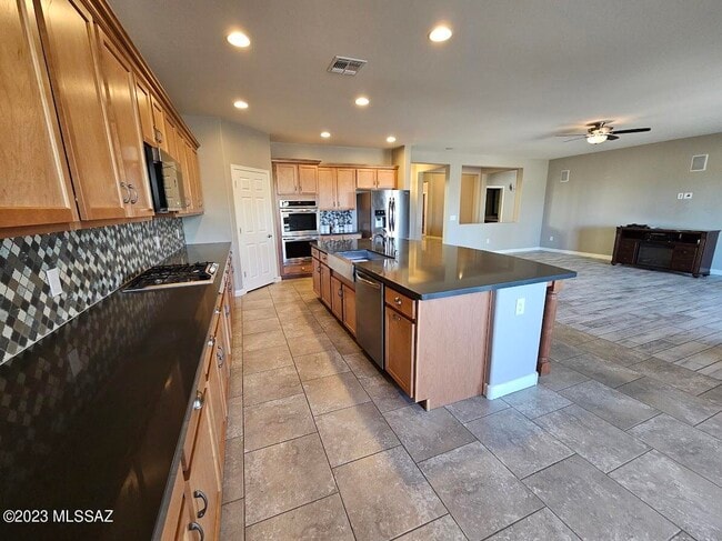 Building Photo - 9831 N Melandra Way