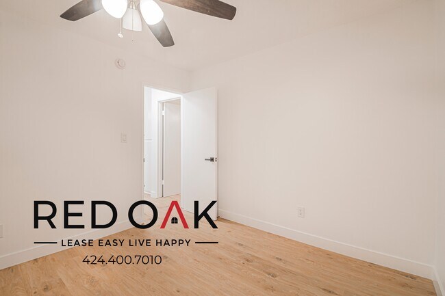 Building Photo - 2244 S Western Ave