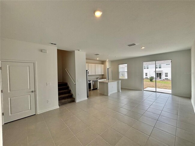 Building Photo - 2634 Armstrong Ave