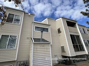 Building Photo - 2 Bedroom 1 Bathroom Garden Level Apartment in Aurora