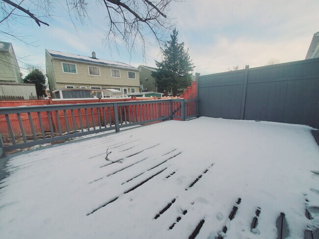 Building Photo - 94 Harbor Dr