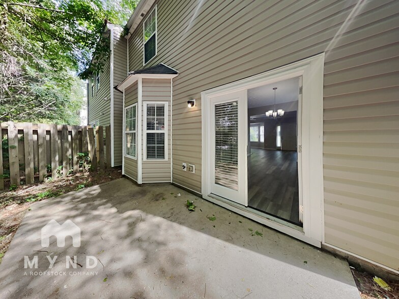 Building Photo - 2993 Falling Water Pt