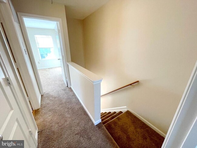 Building Photo - 45288 Rumsford Ln