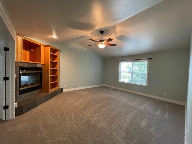 Building Photo - 2009 Autumn Ln