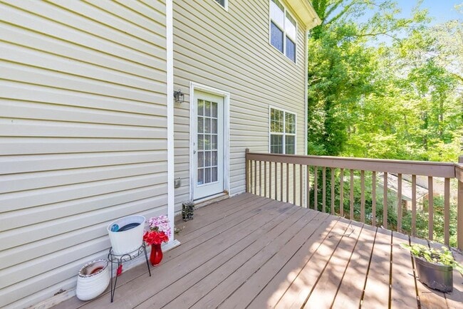 Building Photo - 1086 South Gordon Rd SW