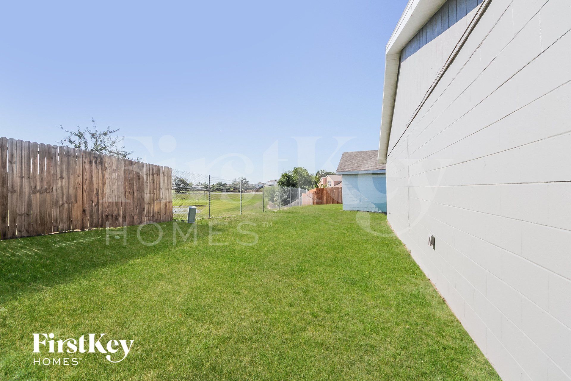 Building Photo - 7560 Groveoak Dr