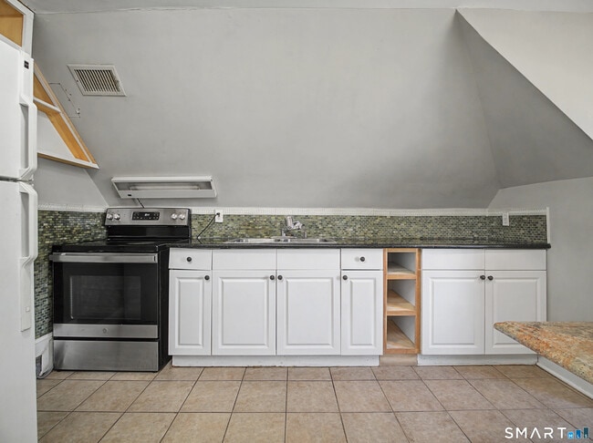 Building Photo - 1440 Wood Ave