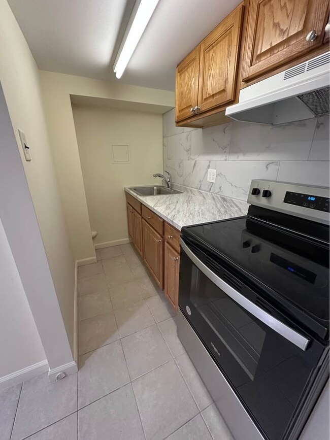 Building Photo - 100 Meade Ave