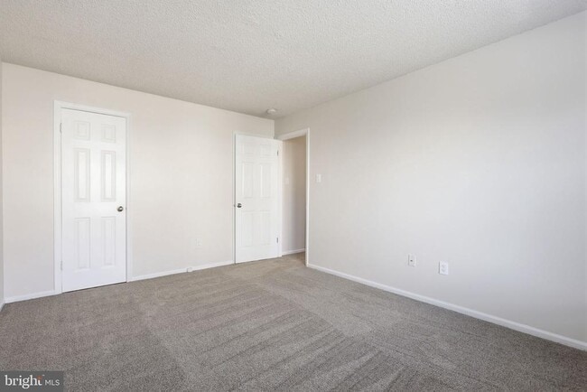 Building Photo - 2014 Barry Ct