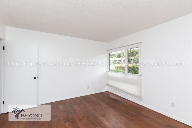Building Photo - 6536 Avenida Manana
