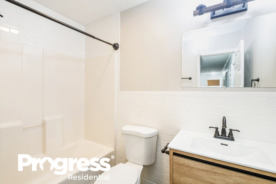 Building Photo - 2136 Walnut Meadow Ct