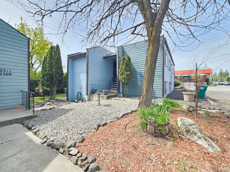 Building Photo - 2309 E 29th Ave