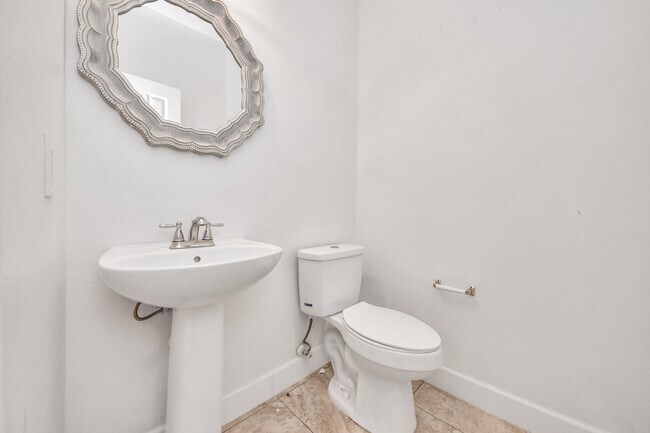 Building Photo - 13515 Scarab Dr