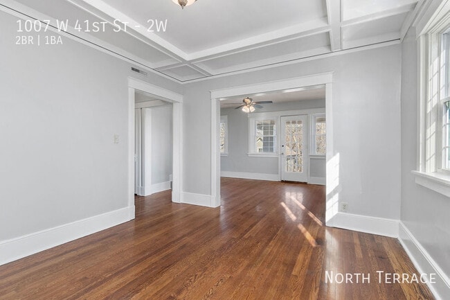 Building Photo - 1007 W 41st St