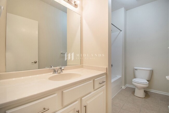 Building Photo - Beautiful Townhome in Shadow View