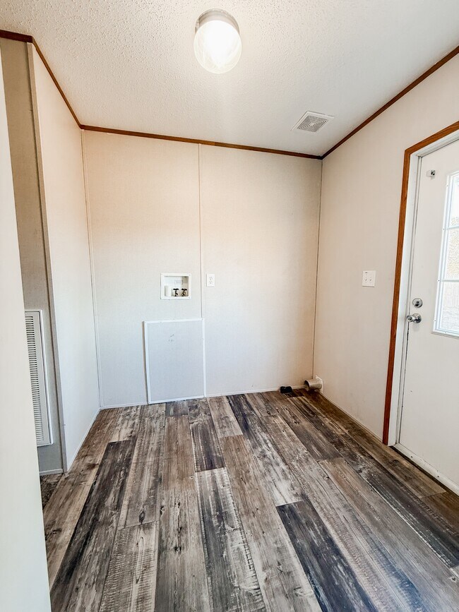 Building Photo - 1430 Shadeville Rd