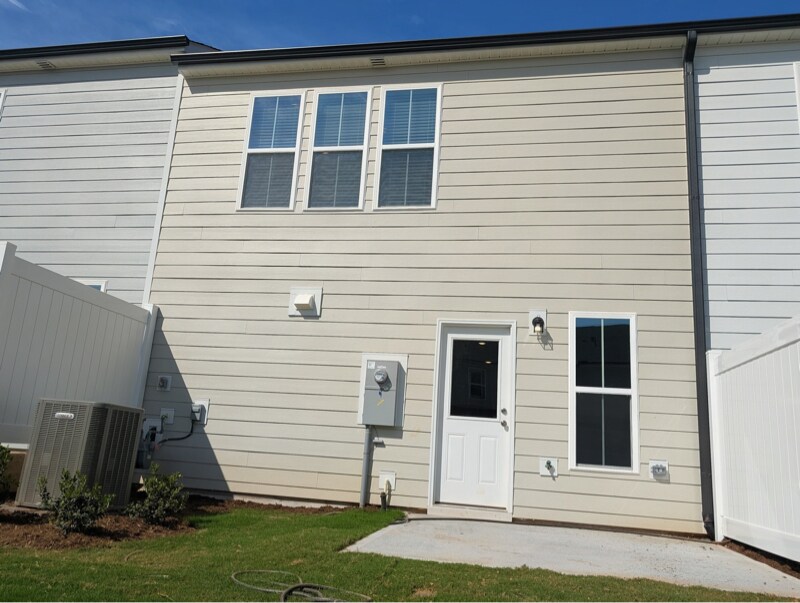 Building Photo - 246 Broomside Ave