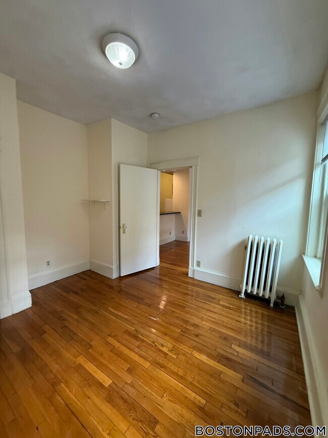 Building Photo - 55 Queensberry St