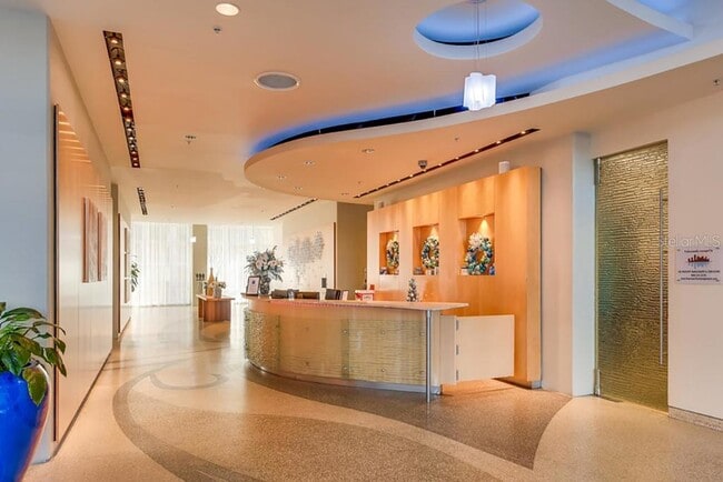 Building Photo - 150 E Robinson St