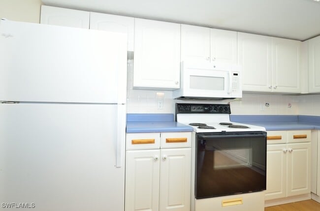 Building Photo - 1579 25th St SW