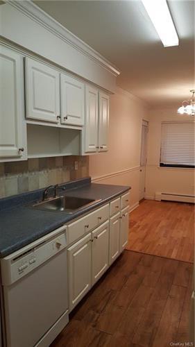 Building Photo - 7 E Lawrence Park Dr E