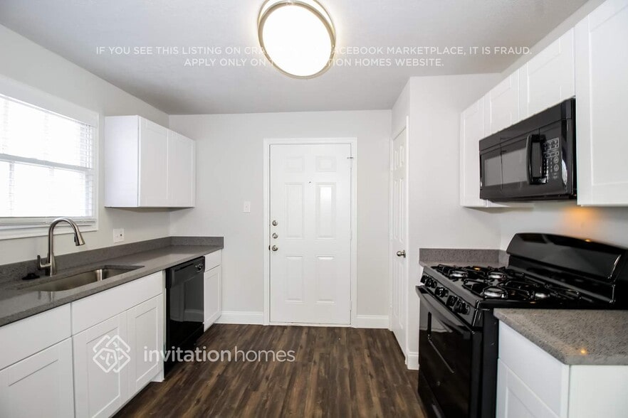 Building Photo - 403 E Standifer St