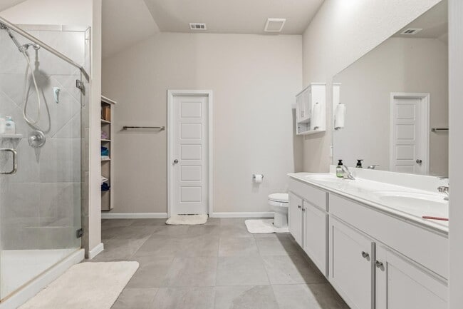 Building Photo - 5538 Jade Vly