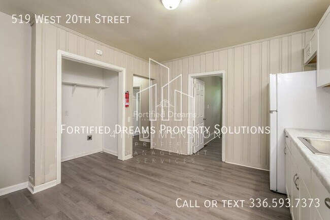 Building Photo - 519 W 20th St
