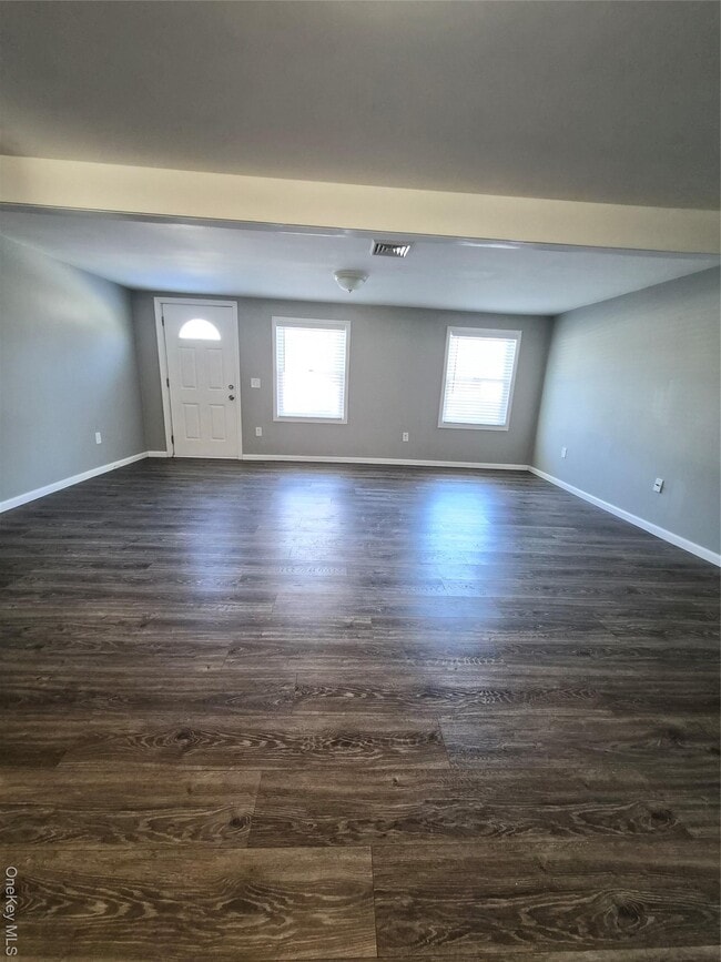 Building Photo - 1614 NY-9G