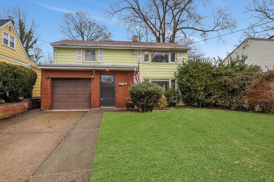 Building Photo - 95 Grove St