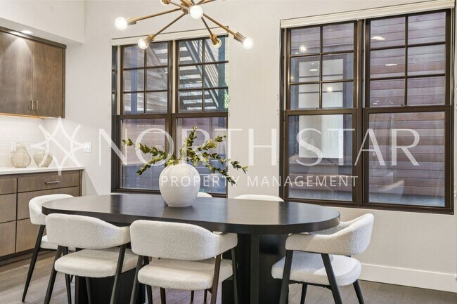 Building Photo - Luxury Living in the Heart of Lake Oswego: Stylish 3-Story Townhouse