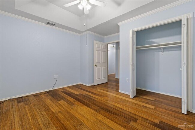 Building Photo - 25 34th St