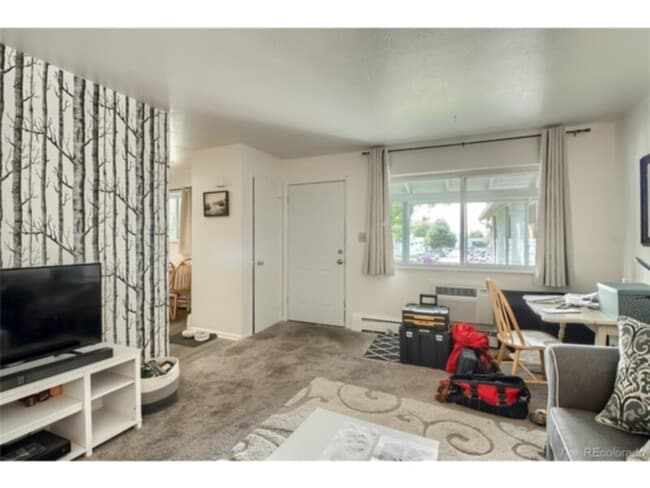 Building Photo - 2515 S Sheridan Blvd