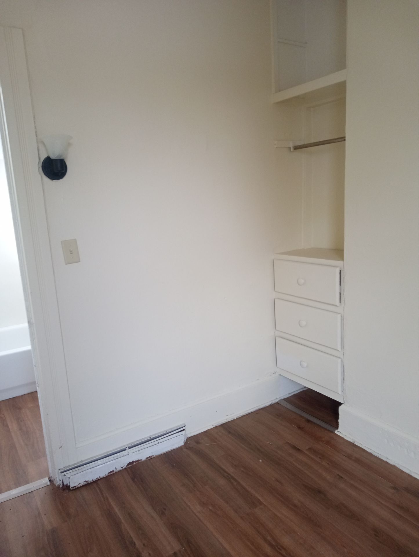 Building Photo - 323 Champion St