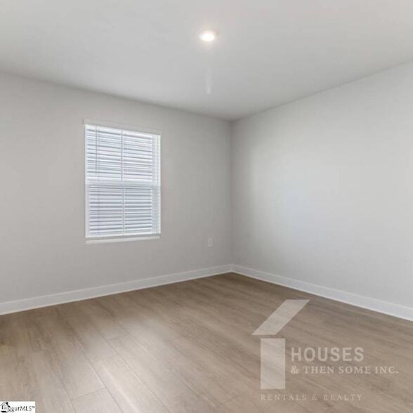 Building Photo - 1130 Bulrush Dr