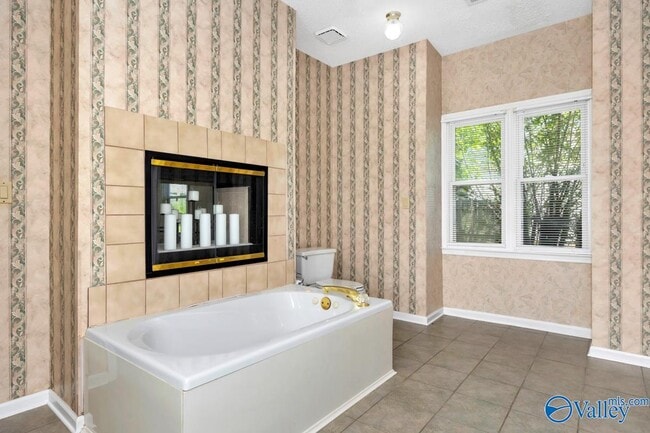 Building Photo - 722 Highland Dr